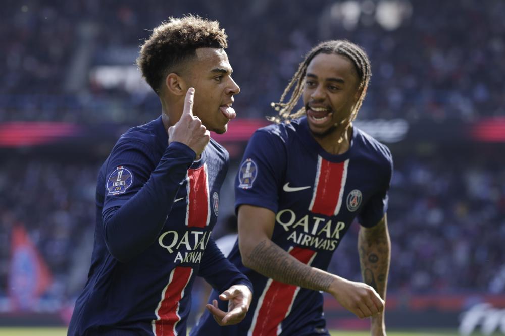 球进攻逼迫 球进攻逼迫